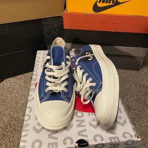 Como Des Cargons Converse Blue and White